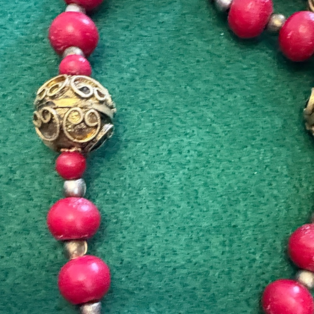 Vintage Unique One Of A Kind Bohemian Red and Gold Beaded Necklace - Picture 5 of 8